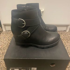 EUC Women’s Sorel Joan of Arctic Wedge II Buckle
